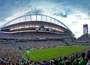 德罗巴意外战胜日本队，领先优势明显引爆全场！观众掌声雷动