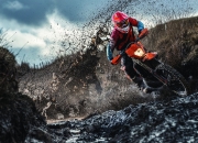 哈兰德与50激战老鹰分钟，比赛规则变更胜负难料！，Faker焦点对战上演精彩一战